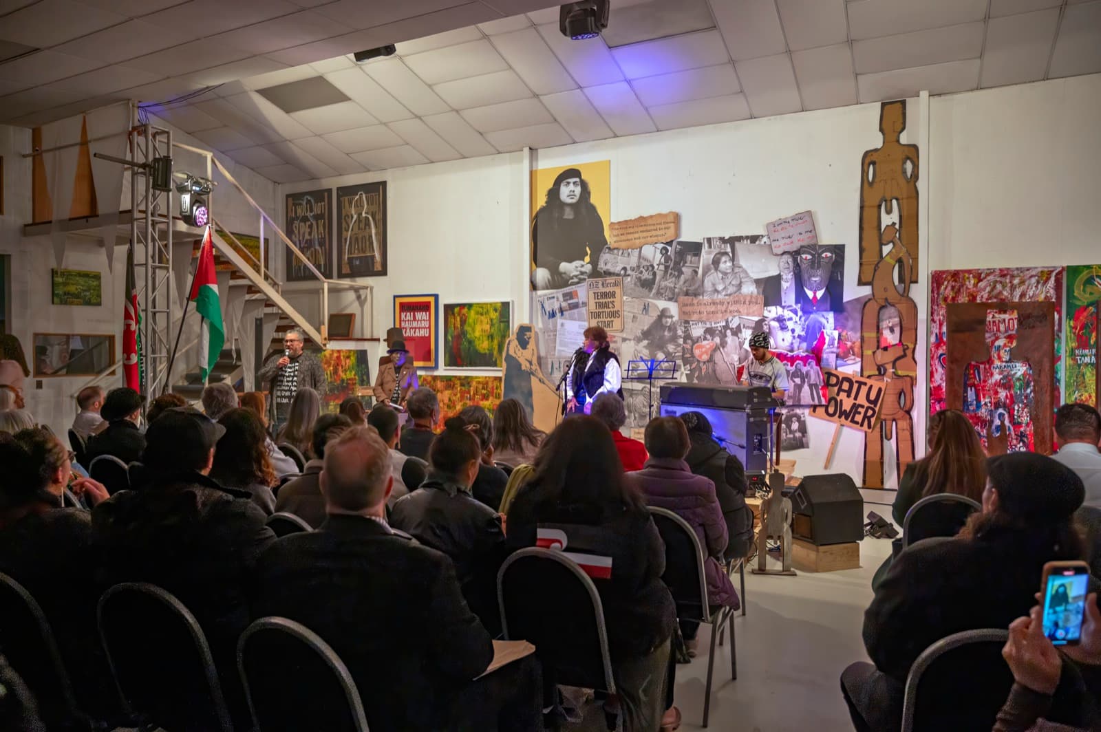 Waiata in the whare