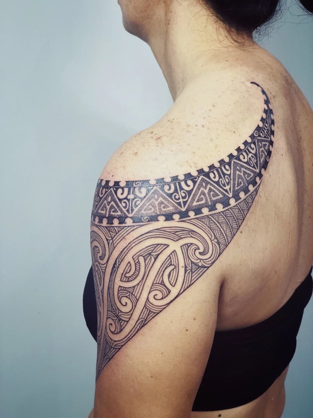 Chest and sleeve mahi